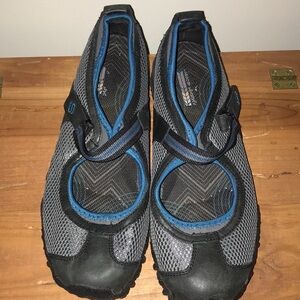 Sketchers Shoes size 7